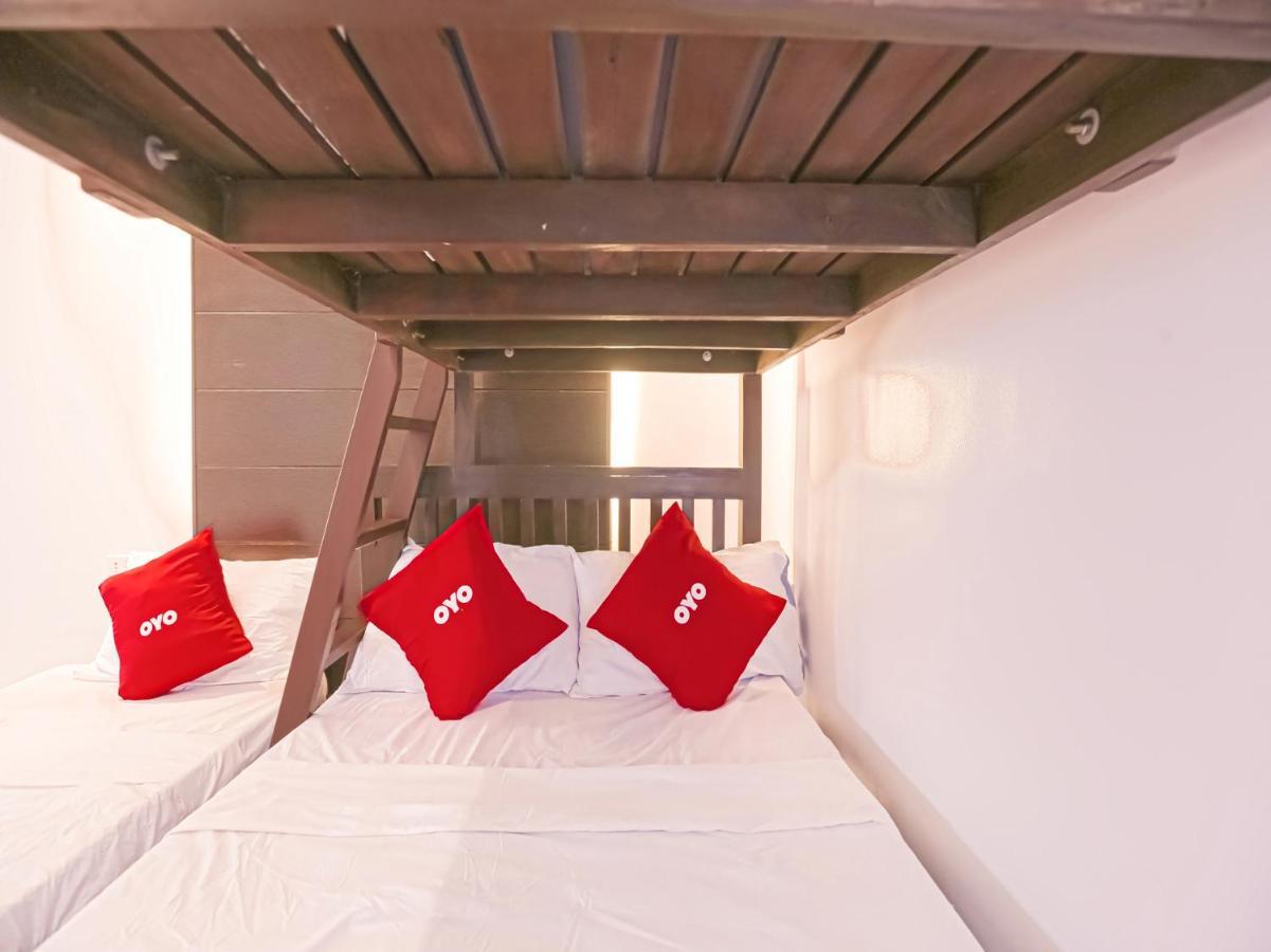 Oyo 759 Royal South Garden Suites Tagaytay City Dış mekan fotoğraf