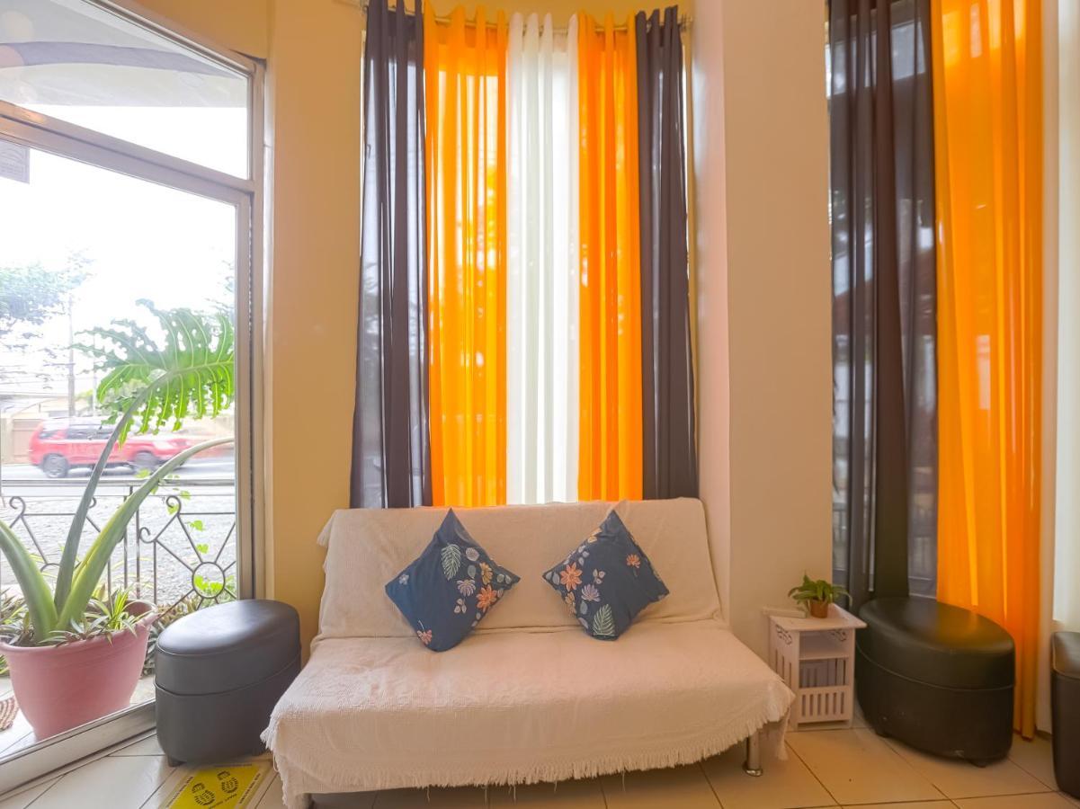 Oyo 759 Royal South Garden Suites Tagaytay City Dış mekan fotoğraf
